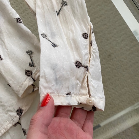 Hinge Key Blouse - Picture 3 of 4